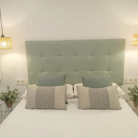 Carreteria, Central, Cosy With An Andalusian Patio Apartment Malaga