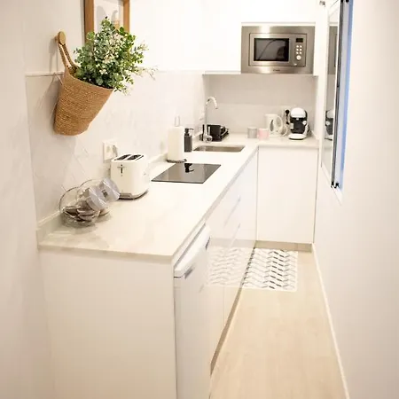 Apartment Carreteria, Central, Cosy With An Andalusian Patio Malaga