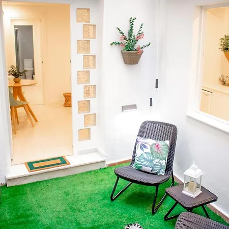 Carreteria, Central, Cosy With An Andalusian Patio Apartment