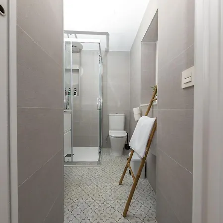 Carreteria, Central, Cosy With An Andalusian Patio Apartment *