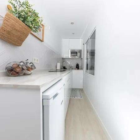 Carreteria, Central, Cosy With An Andalusian Patio Apartment *
